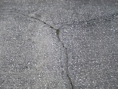 concrete-cracked w725 h544