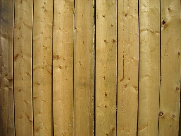 wood-fence-close-up_w725_h544.jpg